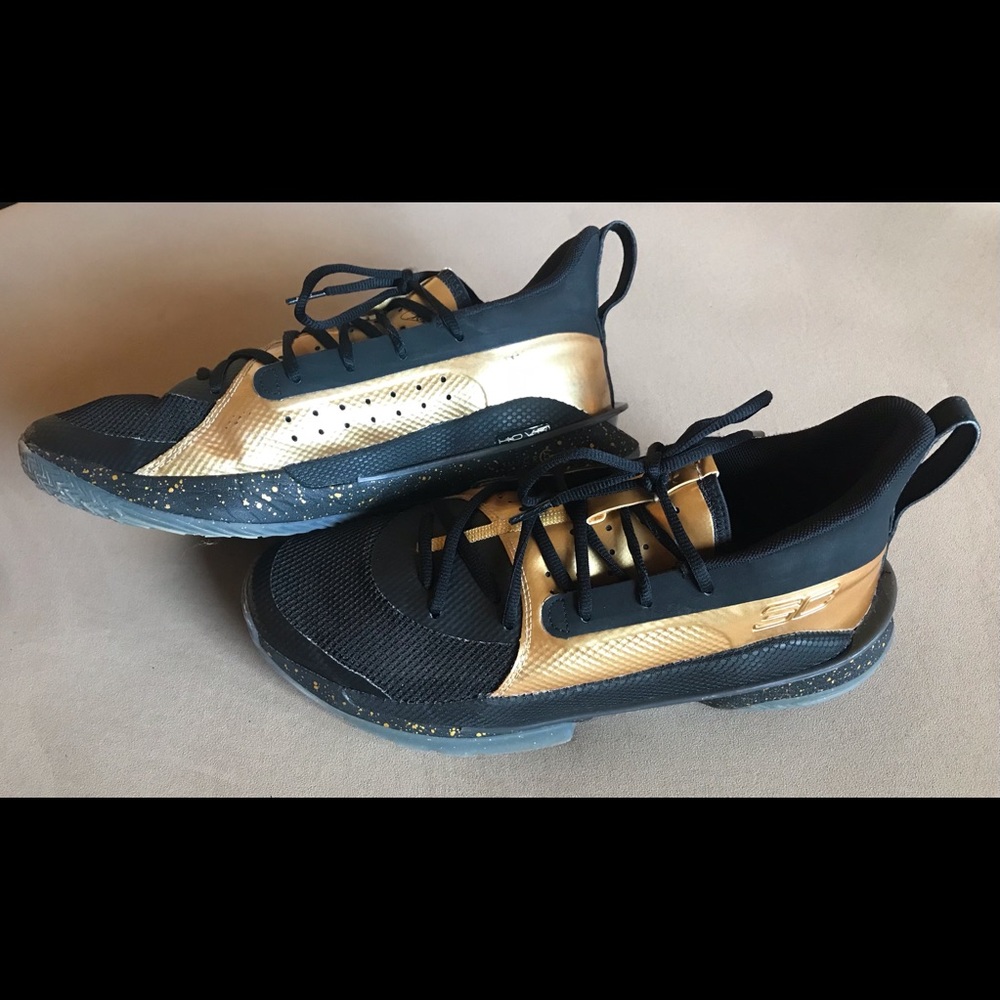 Under Armour TB Curry 7 basketball shoes, Sz 11.0